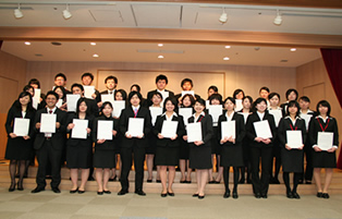 TOEIC�{�L���u�����[�R���e�X�g�̕\���ґS���W��